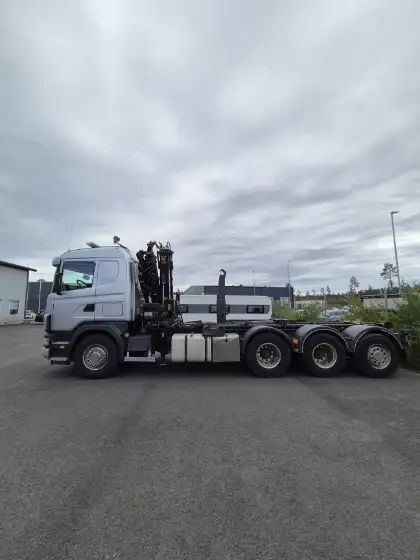 Scania R124 420 8x4*4 Krokbil med kran till salu hos Vätterstadens Lastvagnar